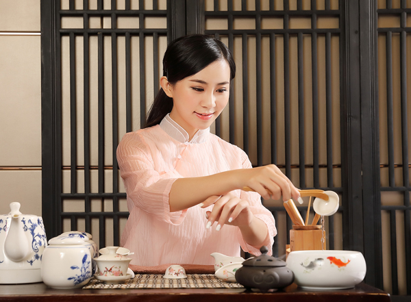 经常去青岛市南靠谱男士会馆，这家私藏已久的店推荐给你